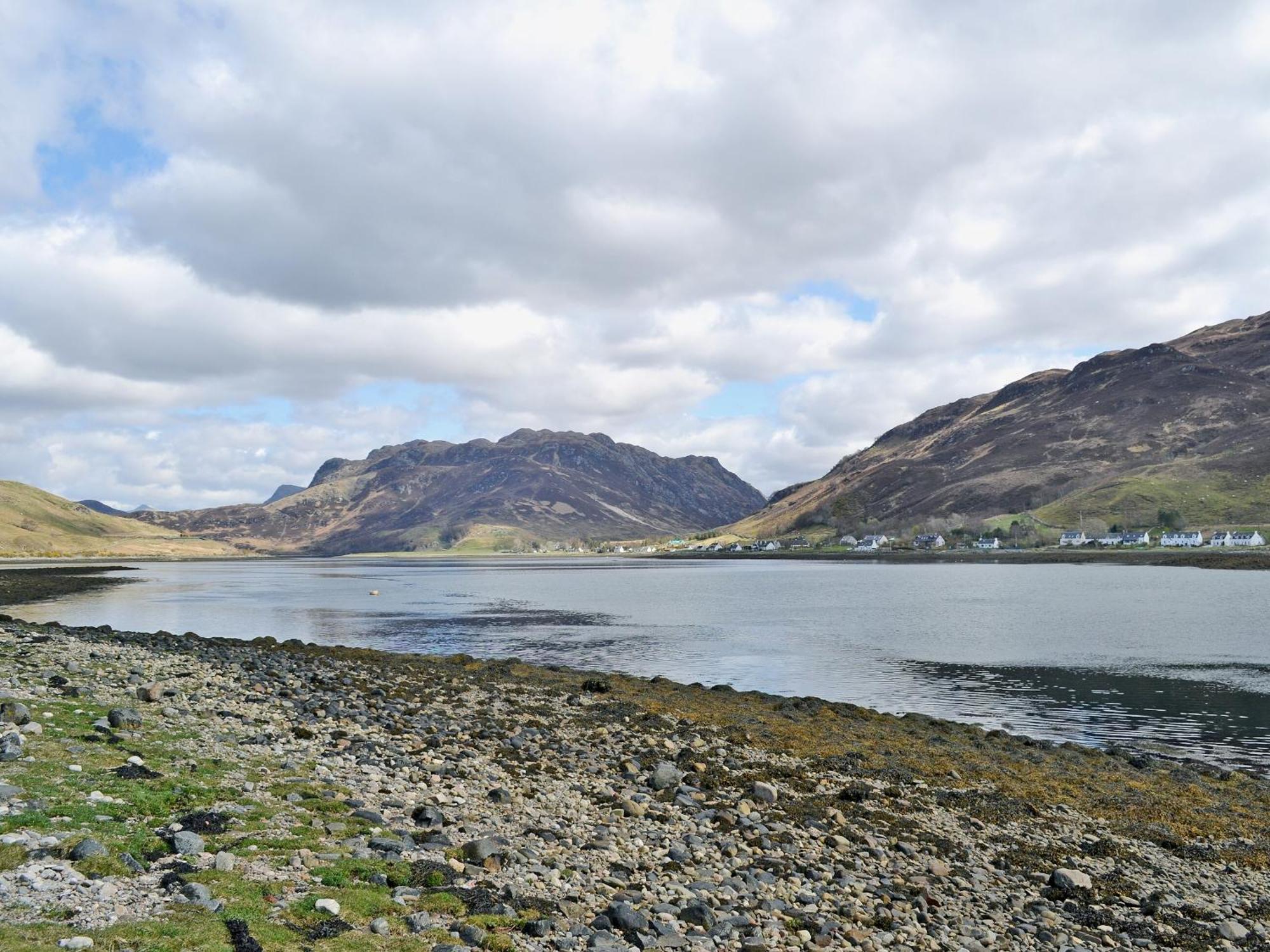 Loch Shore Cottage Dornie Exterior foto